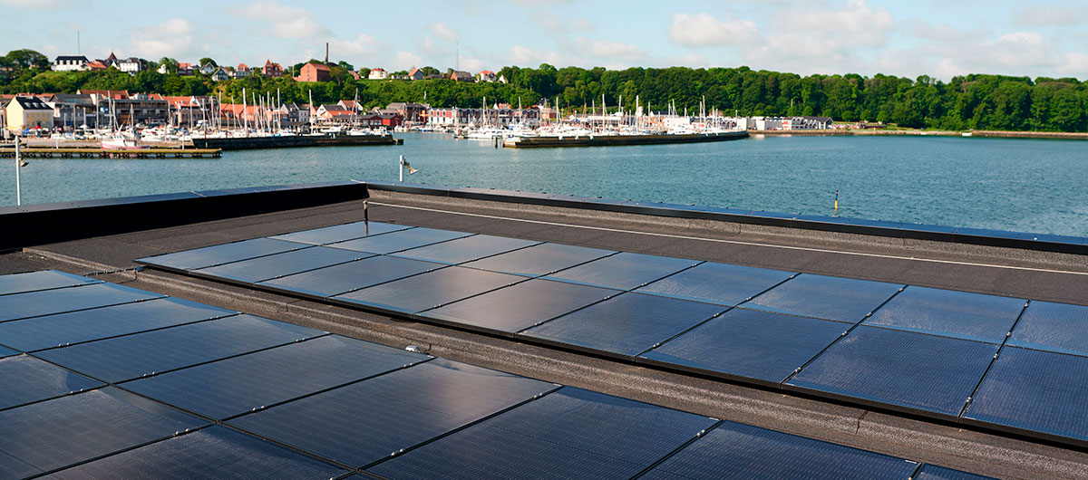 Klimatorium med solceller og tagpap