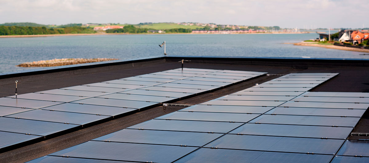 Klimatorium med solceller og tagpap